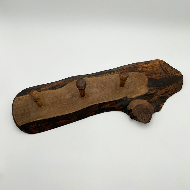 Mounted Pegs